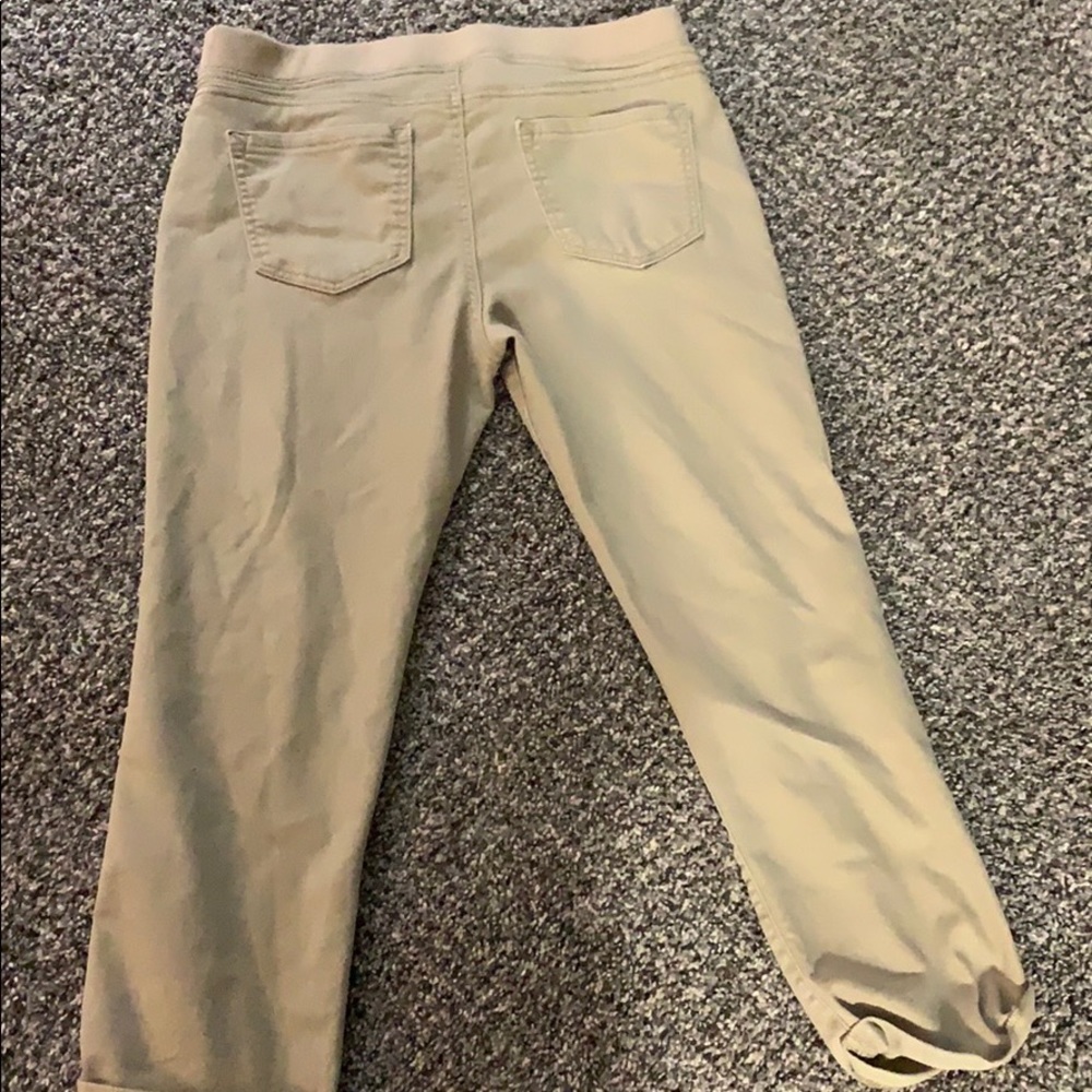 Khaki capris
